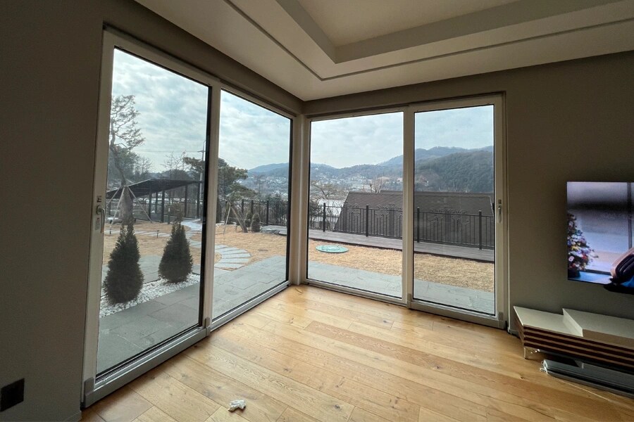 광명 전원주택 코너창 시공 전 사진