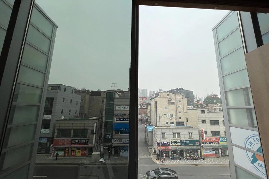 진료실 창문 유리문썬팅 시공 전후 비교 사진